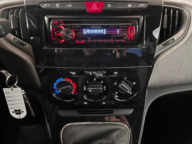 Lancia Ypsilon 1.2 69 cv Platinum - OK NEOPATENTATI - Foto 10