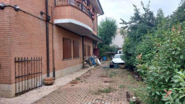Immobile in asta di 352 m² con più di 5 locali in vendita a Novi di Modena - Foto 2