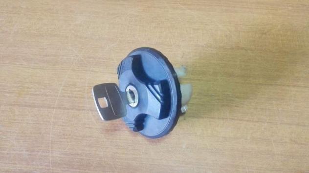 Tappo serbatoio con chiave FORD Transit T350 2.4 TD 2004
