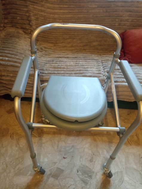 Sedia comoda per disabili