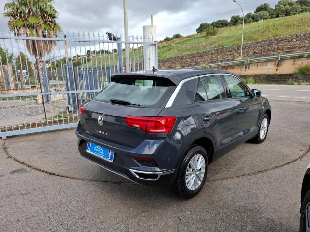 Volkswagen T-Roc 1.6 TDI 115cv Anno 08-2019 - Foto 3