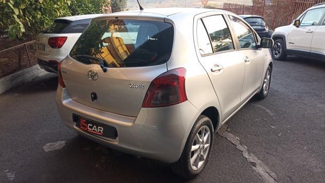 Toyota Yaris 1.4 D-4D 5 porte M-MT Sol automatica - Foto 6