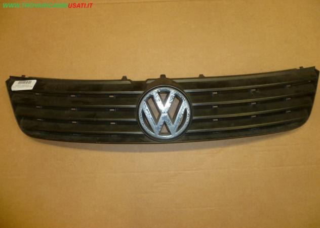 GRIGLIA VOLKSWAGEN PASSAT (3B)  Carrozzeria  Lamierati esterni  Paraurti  Mascherina gri VOLKSWAGEN - PASSAT - 01-08-1996 - 01-11-2000