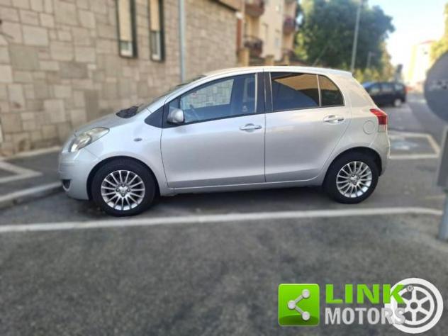 TOYOTA Yaris 1.3 5porte M-MT Sol CAMBIO AUTOMATICO rif. 24194025 - Foto 2