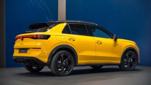 VOLKSWAGEN T-Roc 1.5 eTSI ACT 150 CV DSG Life rif. 24050601 - Foto 6