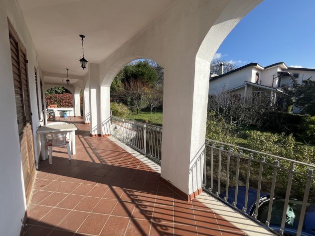 VILLA BIFAMILIARE CON 500 MQ DI GIARDINO - Foto 4