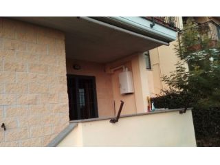 MASSIMINA-BILOCALE CON BALCONE E POSTO AUTO.