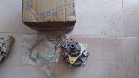 POMPA ACQUA MERCEDES 190 W201 200D W124 200TD S124 E200D