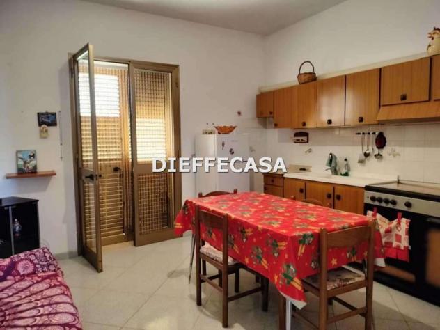 V2618 - In vendita casa singola con due garage e giardino in periferia lato Trapani