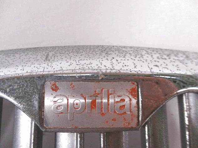 MODANATURA CARENA FRONTALE APRILIA SCARABEO 200 2000 - 2002 AP8139731 FRONT FAIRING MOLDING USURATA DAL TEMPO - Foto 2