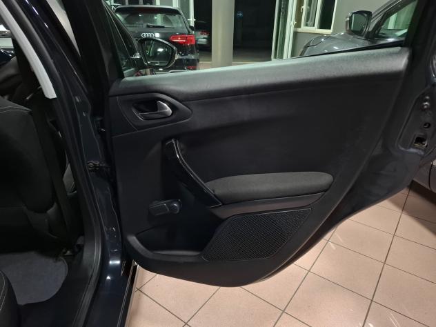 Peugeot 208 1.2 benzina Neopatentati - Foto 9