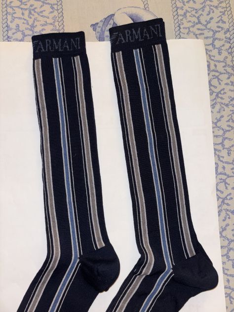 SET 2 PAIA CALZE NUOVE LUNGHE DA BAMBINO FIRMATE ORIGINALI EMPORIO ARMANI N32-33 - Foto 2