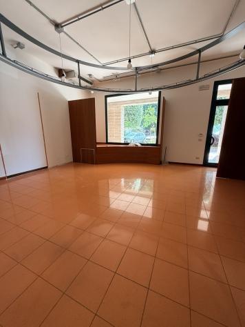 Locale commerciale in affitto a Montecchio Maggiore