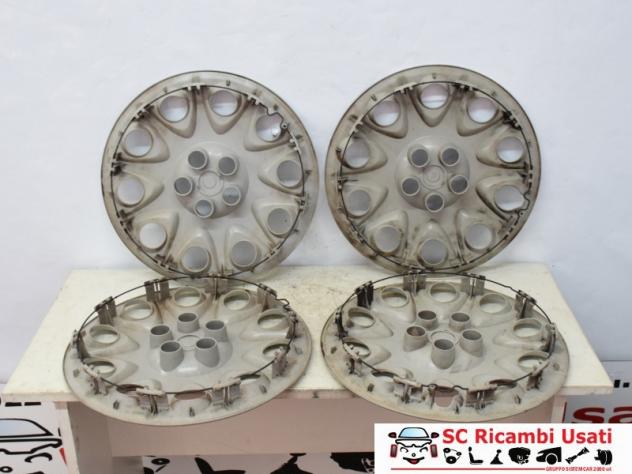 H2783 SET 4 BORCHIE COPPETTE COPRICERCHI IN PLASTICA MERCEDES W123 2.0 B RICAMBIO NUOVO