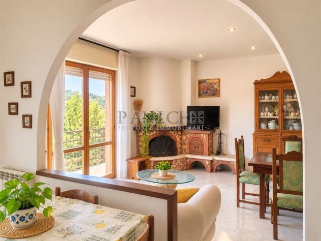 Appartamento luminoso con 3 camere, terrazzo, garage e cantina - Foto 4