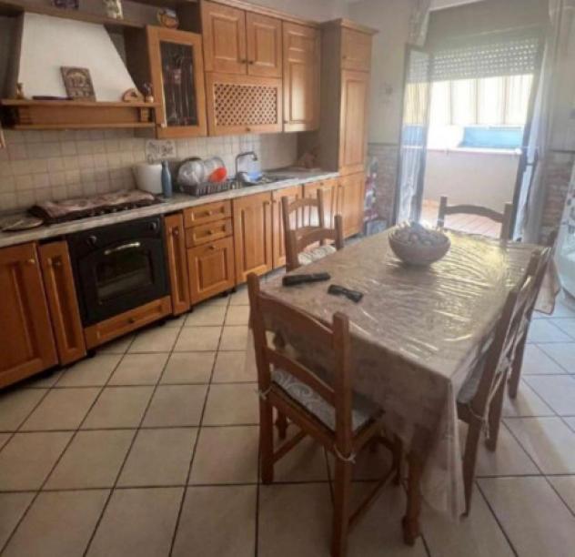 Immobile in asta di 254 m² con più di 5 locali e box auto in vendita a Capua - Foto 4