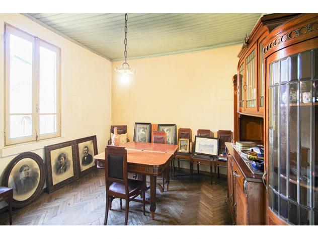 PORZIONE DI CASA DI CORTE CON BOX E LOCALI ACCESSORI - Foto 3