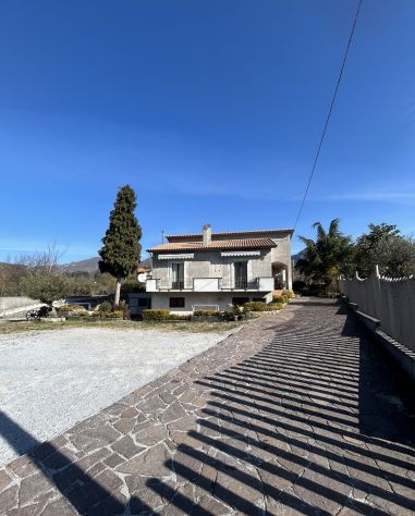 VILLA CON PARCO GIARDINO TERRENO PRESSO GALDO - Foto 2