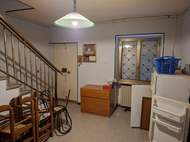 Casa abitabile o piccolo studio per per professionisti. L' immobile è in buono stato e subito abitabile composto al piano terra da un ingresso che fa - Foto 6
