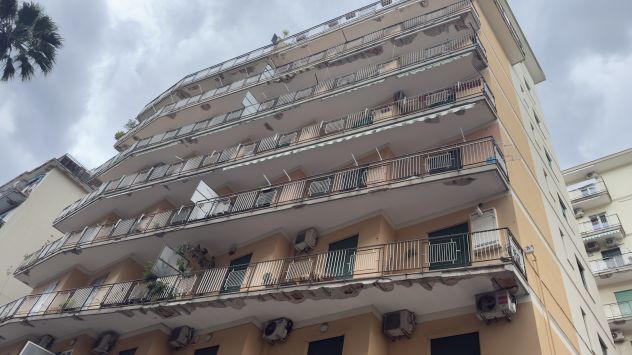 AMPIO APPARTAMENTO IN VIA LUCIO PETRONE - Foto 8