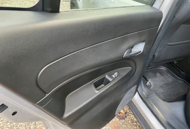 Jeep Avenger Altitude 1.2 100 CV | Navi | JBL - Foto 9