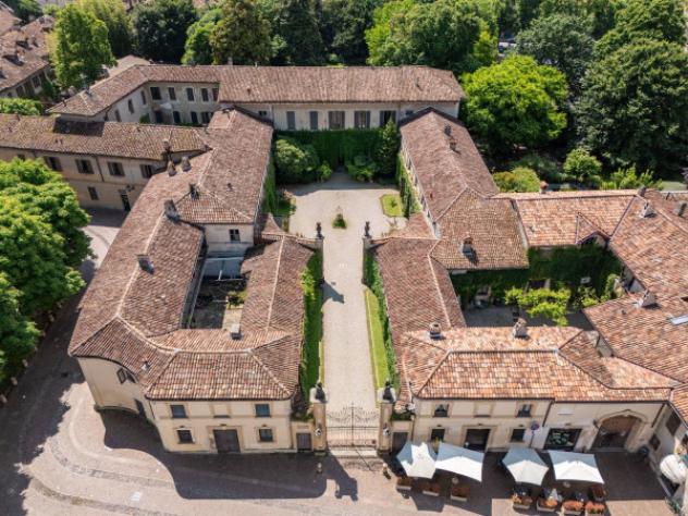 Villa di 240 m² con più di 5 locali in affitto a Inzago