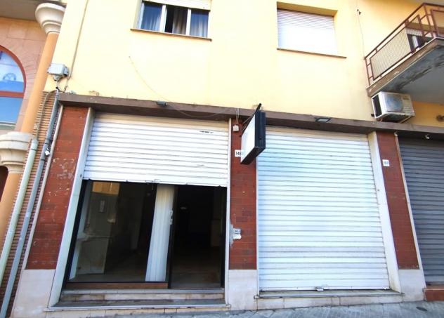 2 Vetrine in affitto a Sassari