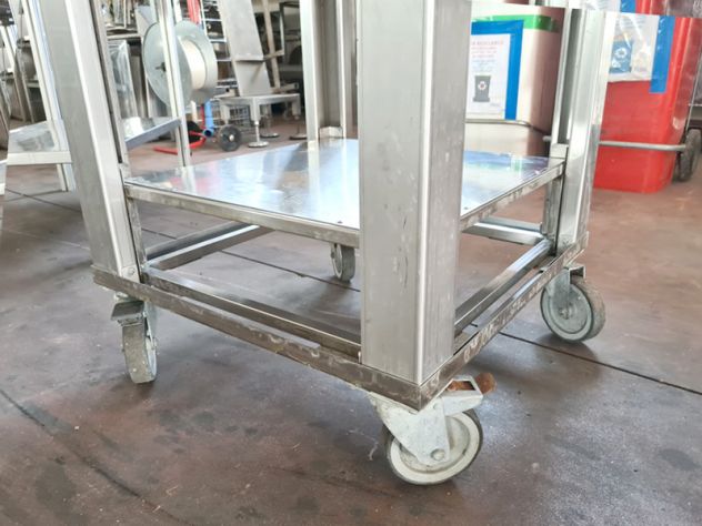 tavolo inox con ruote e ripiano usato - Foto 2