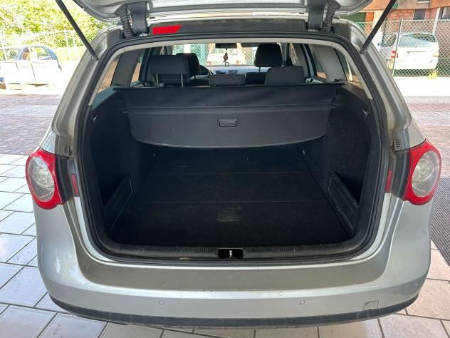 Volkswagen Passat 1.9 TDI/105CV DPF Var. BlueMotion - Foto 8