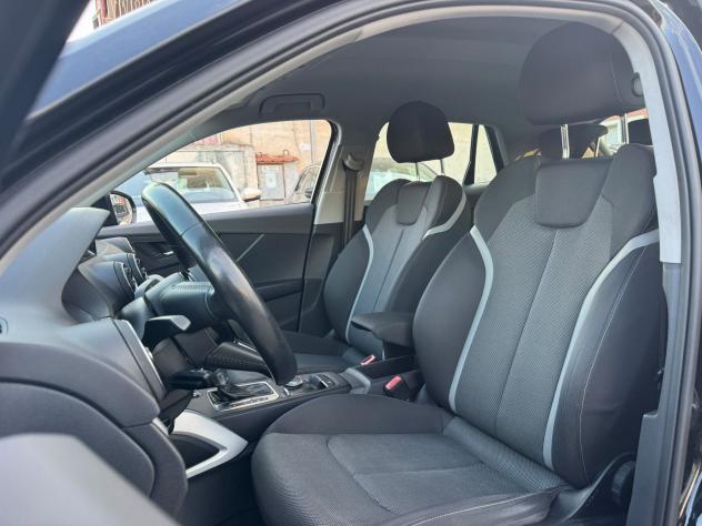 Audi Q2 1.6 30 TDI Identity Black S TRONIC - Foto 6