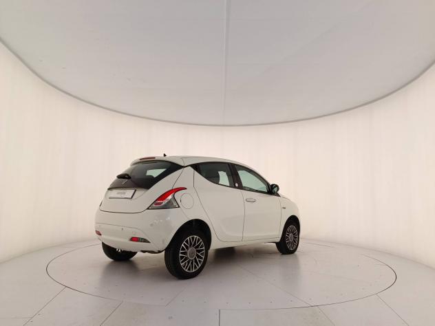 Lancia Ypsilon III 2015 0.9 t.air Silver ecochic metano 80cv - Foto 6