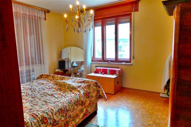 Casa pluricamere con giardino privato e pertinenza a reddito. - Foto 10