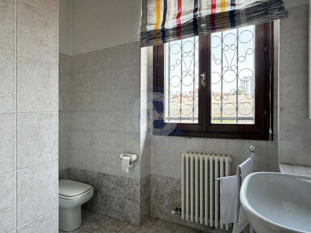Monza San Carlo – Appartamento con ampio sottotetto, box e ascensore - Foto 14