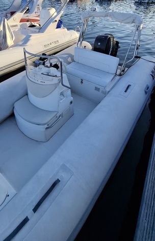 VENDESI GOMMONE BLACK FIN CLASSIC 550 + MOTORE 40 CV - Foto 5