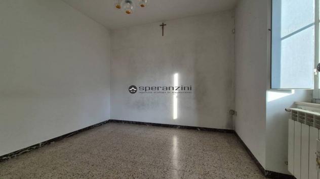 Vendesi casa indipendente a fossombrone ? zona comoda e ben collegata
in posizione facilmente accessibile, a pochi minuti dalla strada provinciale, pr - Foto 13