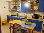 MOCCIA APPARTAMENTO TRILOCALE ARREDATO CON TERRAZZO E BOX AUTO (SA)