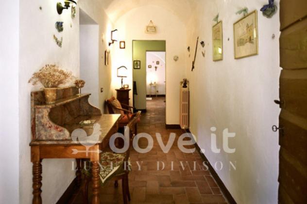 Rustico / Casale di 2200 m² con più di 5 locali e box auto in vendita a Asciano - Foto 17