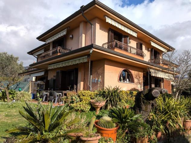 Porzione di casa in vendita a Quercioli - Massa 200 mq Rif: 1395030