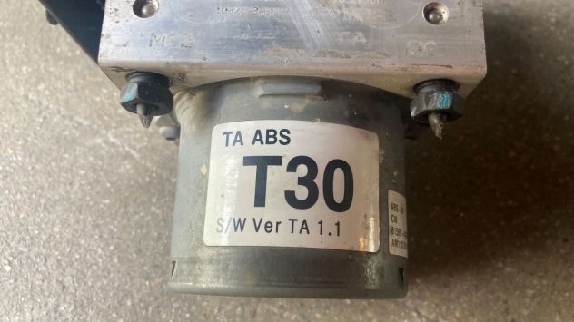 Centralina ABS Kia Picanto 1.0 benzina del 2013 (58910-1Y300) - Foto 3