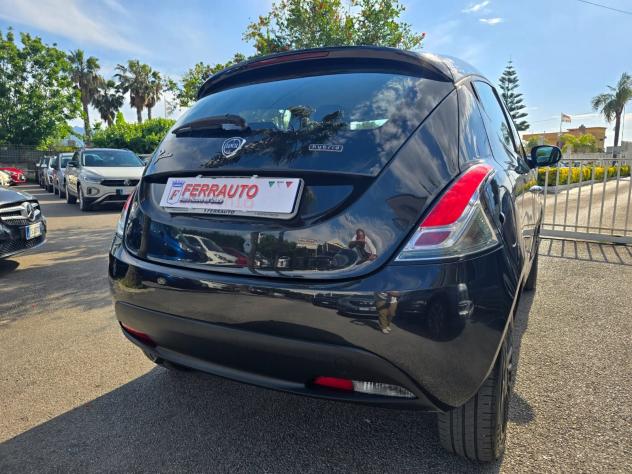 Lancia Ypsilon 1.0 FireFly 5 porte S&S Hybrid Gold - Foto 4
