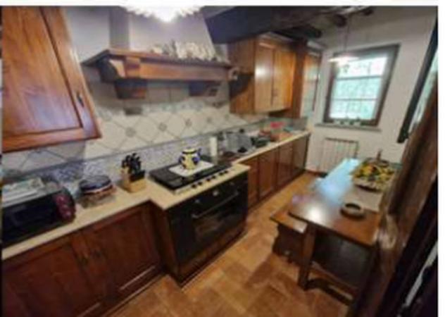 Immobile in asta di 309 m² con più di 5 locali e box auto in vendita a Gualdo Tadino - Foto 12
