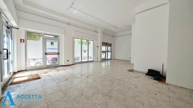 Oltre 3 vetrine in vendita a Taranto - Foto 6