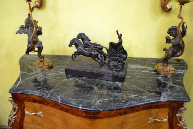 Comò bombato stile Luigi XV a tre cassetti - Foto 5