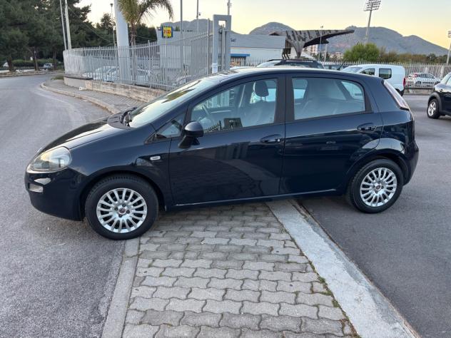 Fiat Punto 1.3 MJT II 75 CV 5 porte Lounge - Foto 2