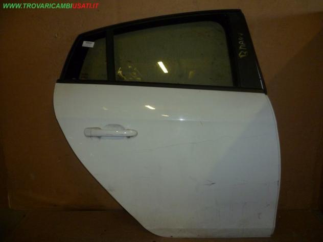 PORTA POST.D. BIANCA CON 1 BULLO FIAT BRAVO (198-3L)  Carrozzeria  Lamierati esterni  Porte  Porta post. dx. FIAT - BRAVO - 01-03-2007 - 01-03-2010