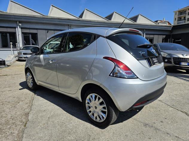Lancia Ypsilon 1.2 69 cv Silver - Foto 5