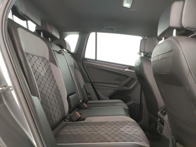 Volkswagen Tiguan R-Line 2.0 TDI SCR 110 kW (150 CV) DSG - Foto 9