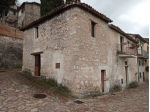 Stabile di mq. 81 in borgo umbro panoramico a 3 km. dall'uscita E45