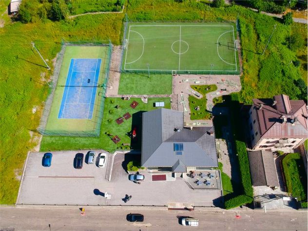 Ampio immobile e centro sportivo a Bannio Anzino (VB)