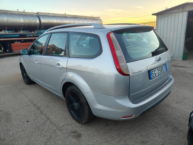 Ford Focus 1.6 TDCi (110CV) SW - Foto 4